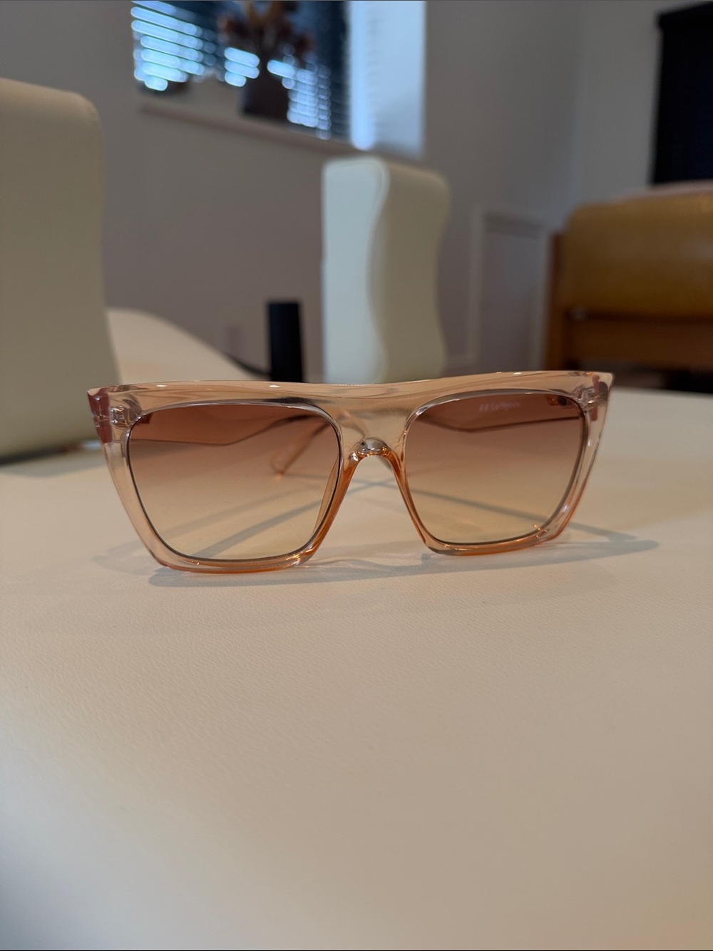 NWT Le Specs The Thirst Sunglasses Blush Transparent Gradient Lens